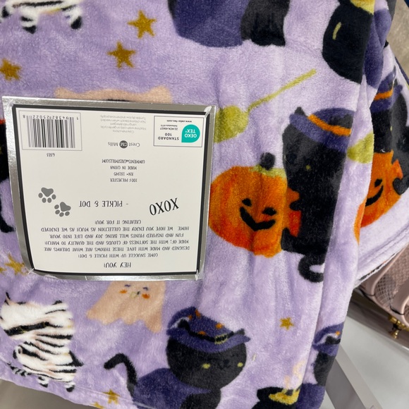 Halloween Cats in Costumes Witch Mummy Ghost Purple Plush Blanket 60”x70 NWT - Picture 3 of 4